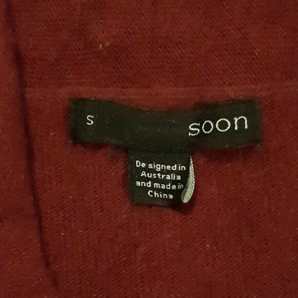 Soon Maternity Riley V-Neck Maternity Sweater Red - Picture 5 of 9